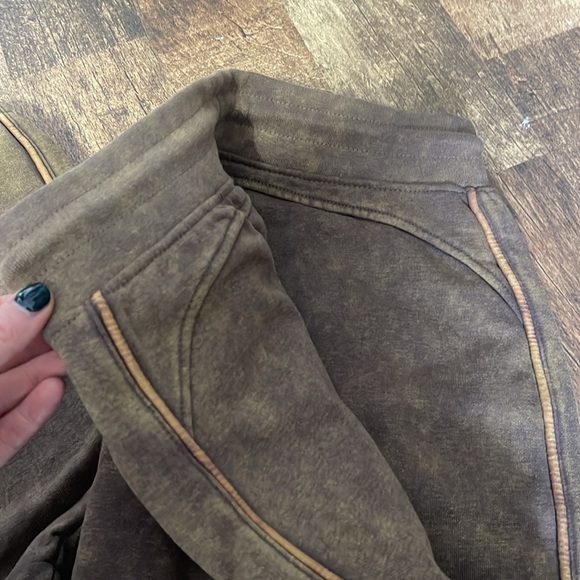 Alphalete Essential Oversized Acid Wash Drawstring Joggers NWT - Picture 8 of 9